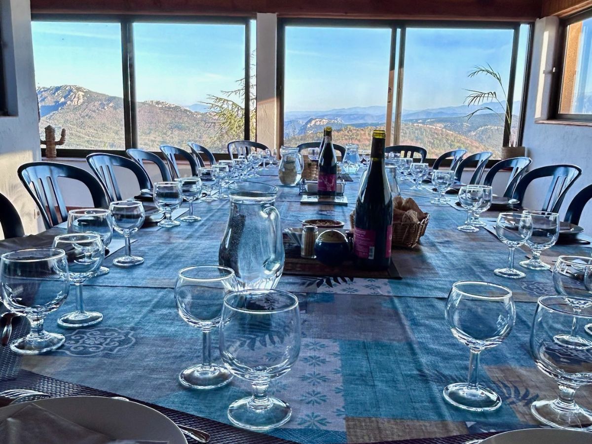 Table d'hôtes avec vue sur les montagnes