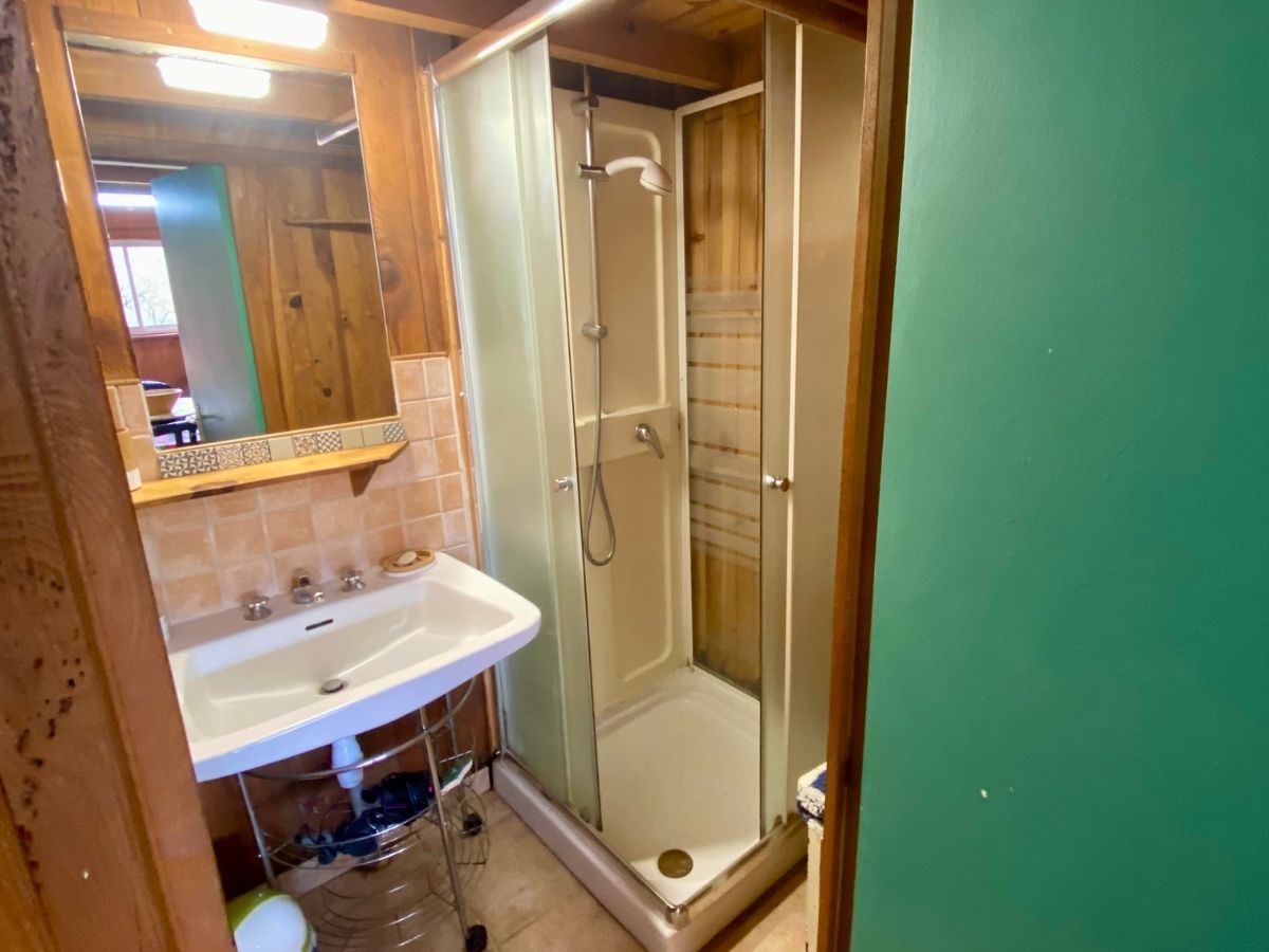 Salle de douche du gîte Bouilla